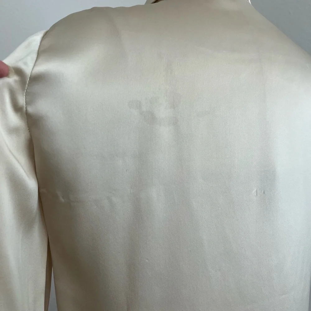 Elegant Cream Satin Blouse - Picture 5 of 10